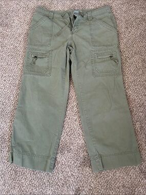 Old Navy Olive Cropped Cargo Pants